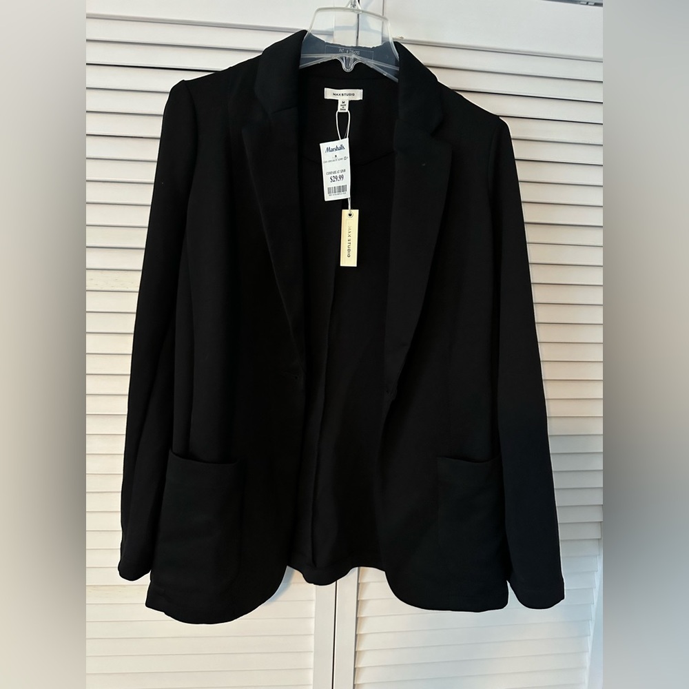 NWT! Comfy and yet professional blazer!